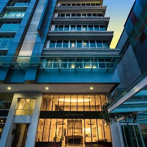 Manhattan Business Ttdi Kuala Lumpur